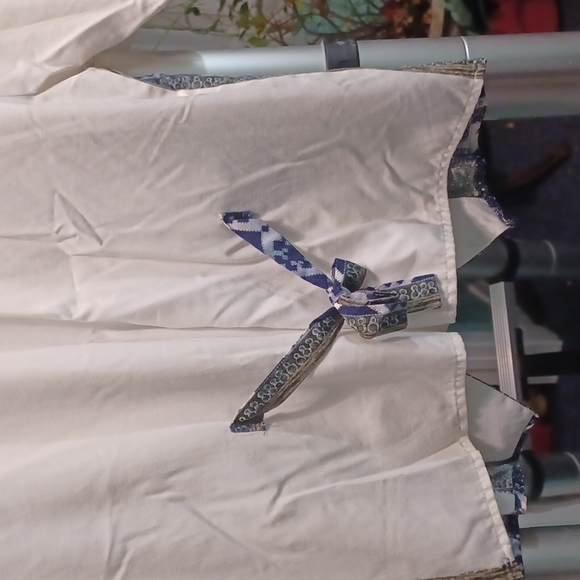 5 For $15 Vintage button-up blouse - Picture 4 of 7